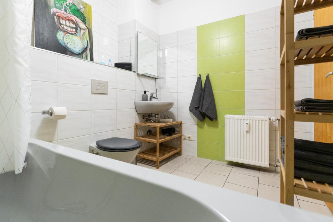 230 M2 Loft Mit Eigenem Wintergarten Mit Tischtennis & Dart, Kostenloser Parkplatz Erfurt Esterno foto